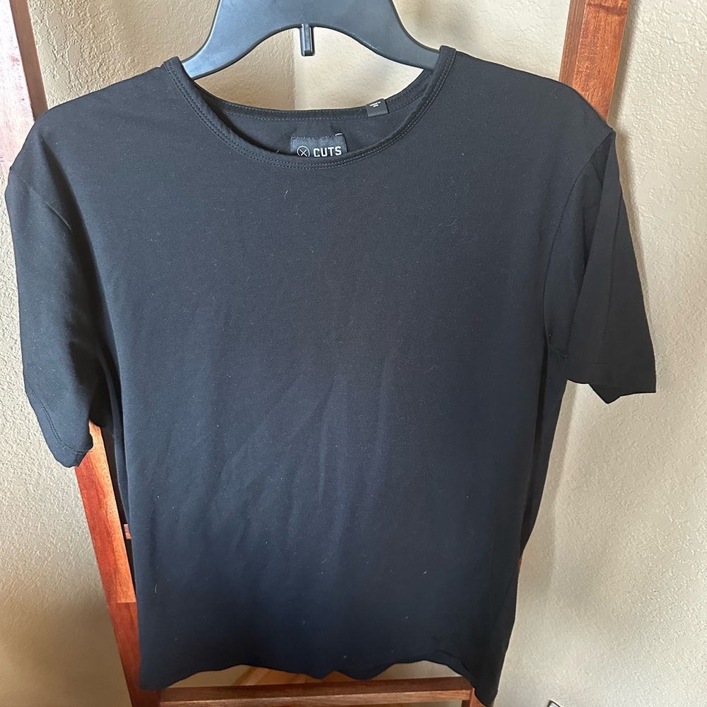 Cuts Clothing Large Curved Hem Black Shirt